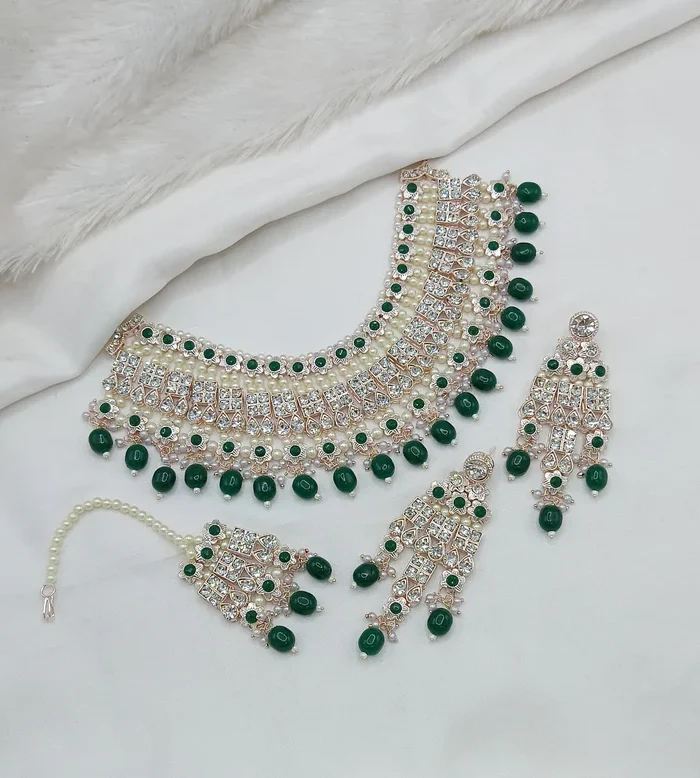Emerald Green Stone Necklace Set - Zaariyah Premium Collection