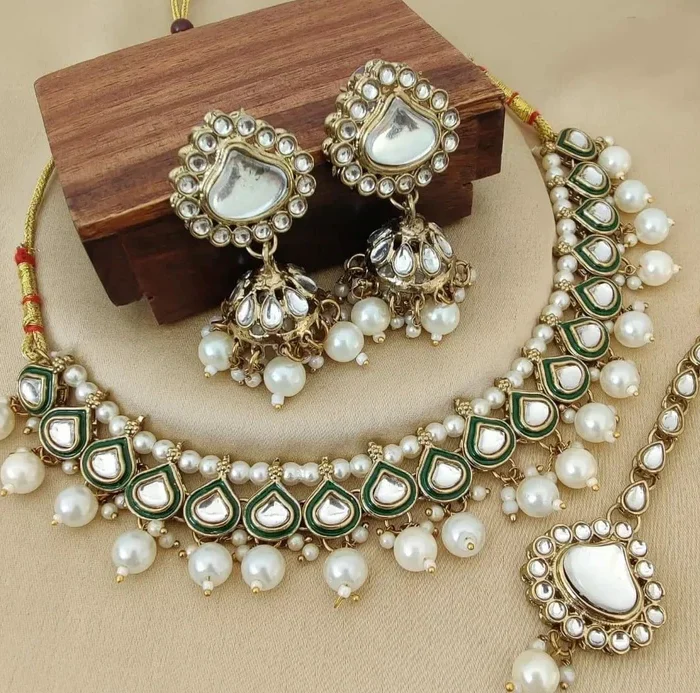 Kundan Pearl Choker Set - Zaariyah Premium Collection