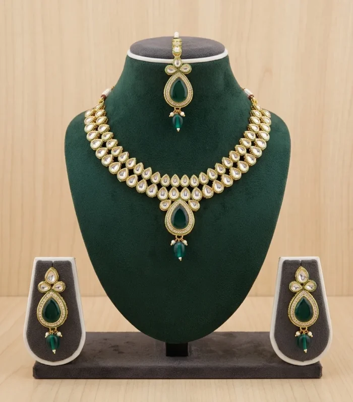 Emerald Green Teardrop Necklace Set - Zaariyah Premium Collection